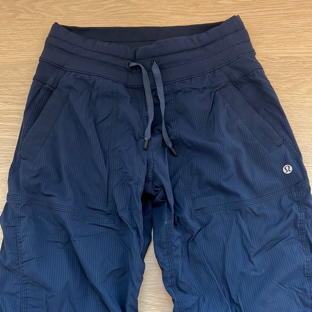 Lululemon Dance Studio Crop Size 4/Navy